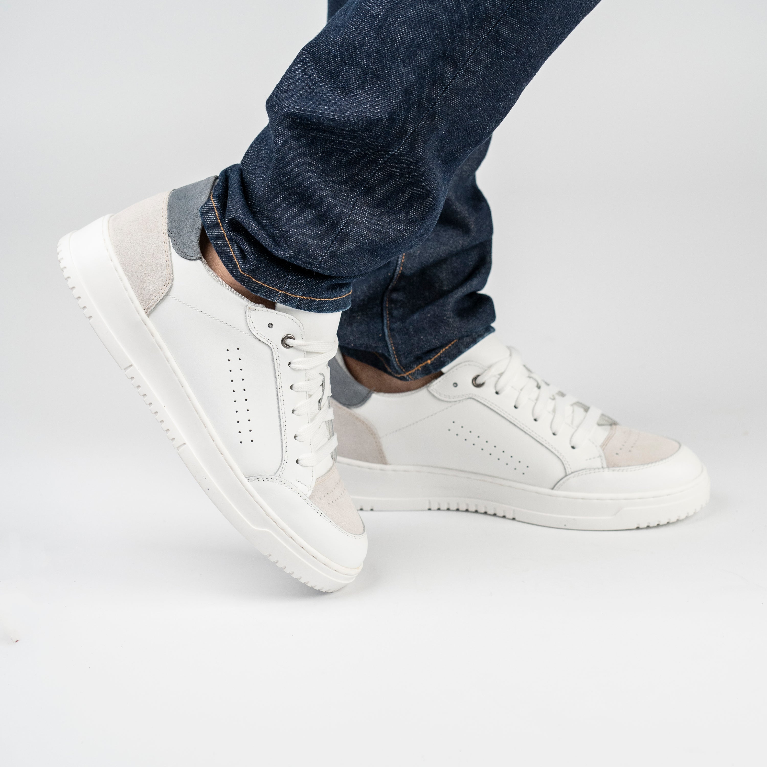Sneakers Basket