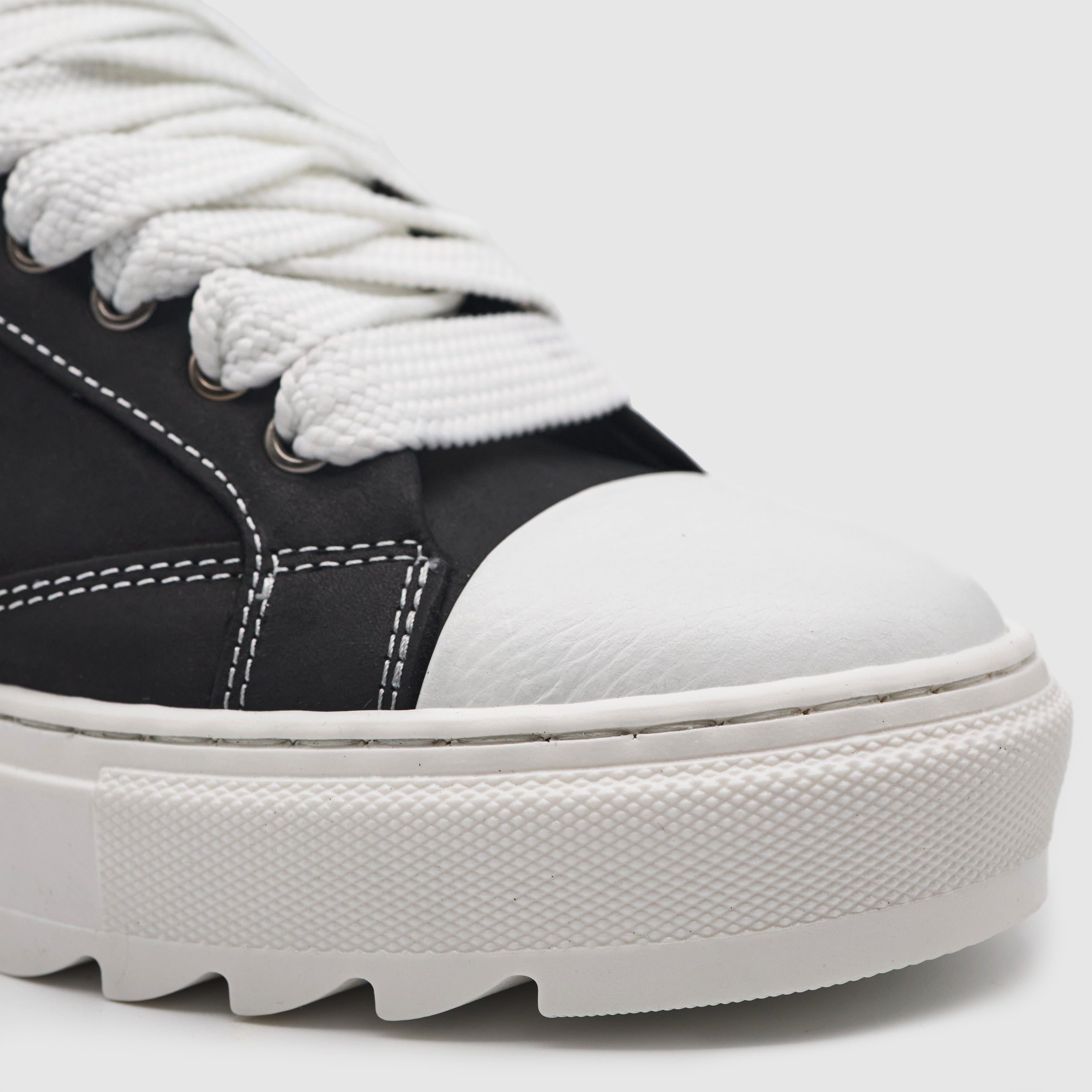 StrikeOne - Black Paint