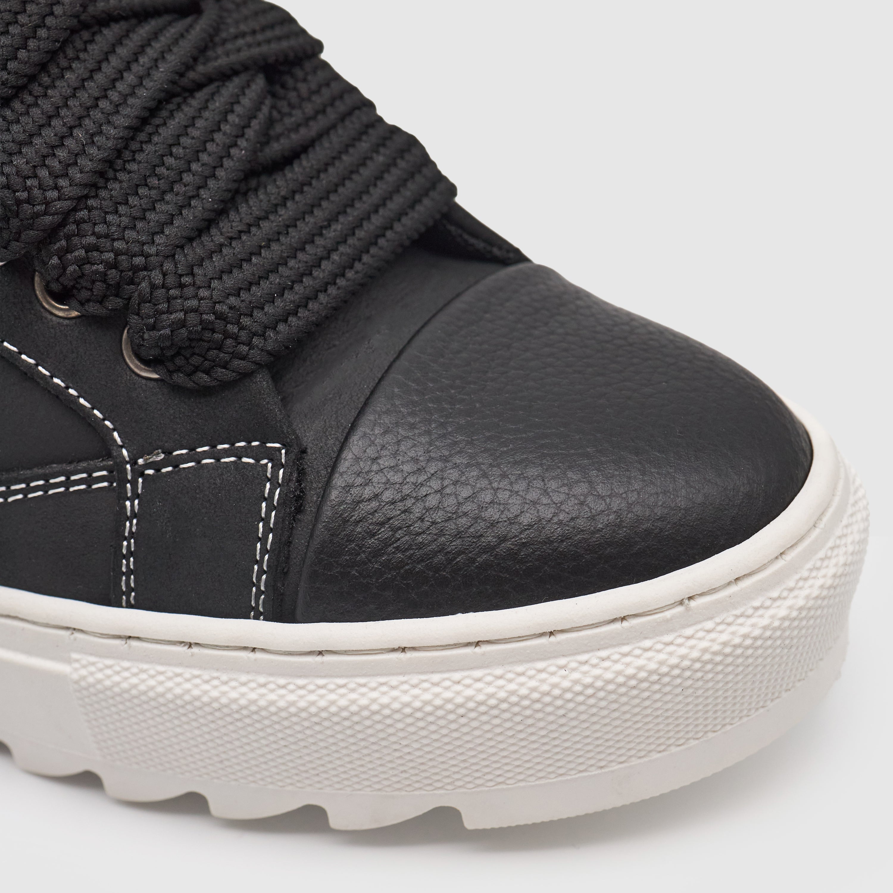 StrikeOne - Black Ice