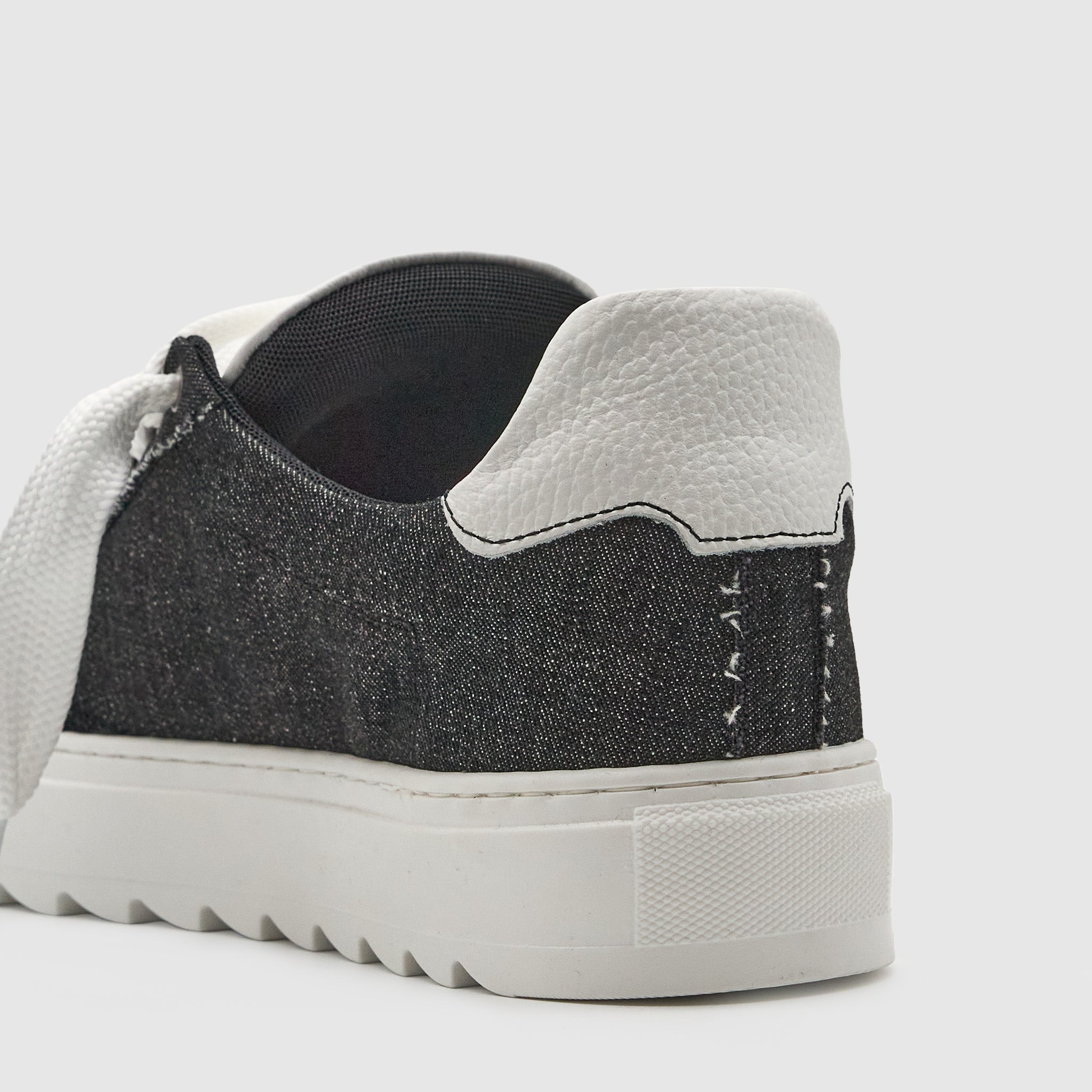 StrikeOne - Noir Denim detail
