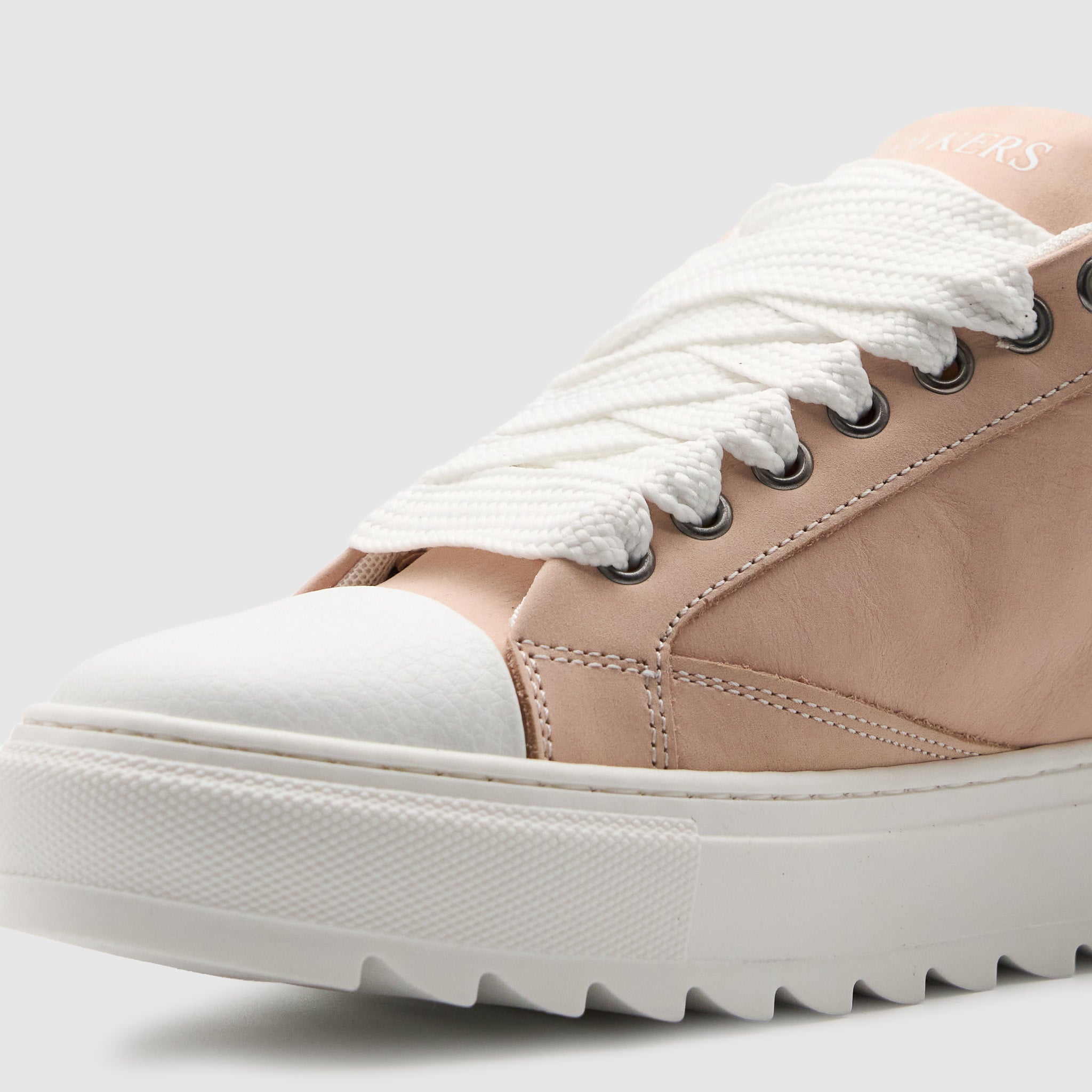 StrikeOne - Blush detail