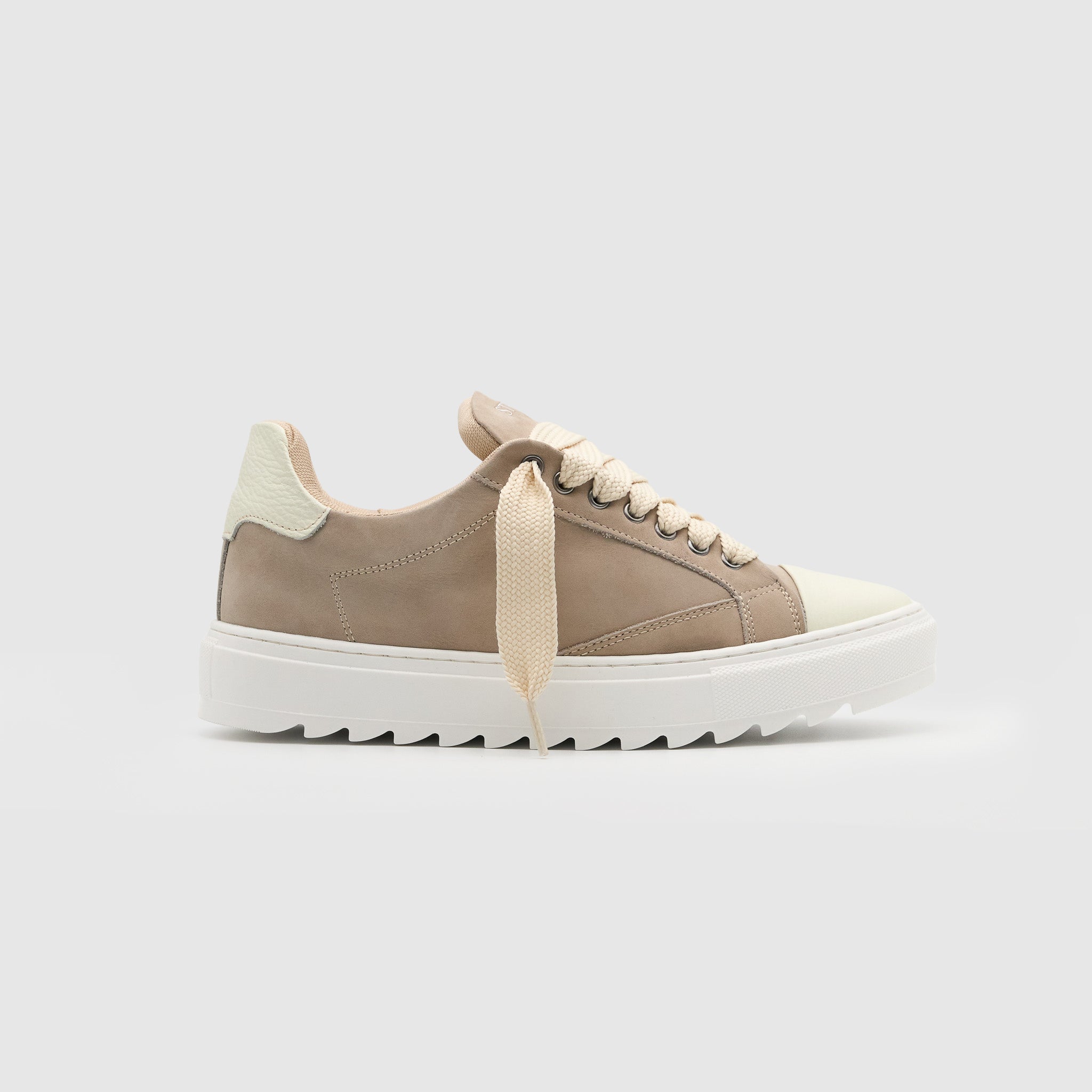 StrikeOne - Sahara lateral