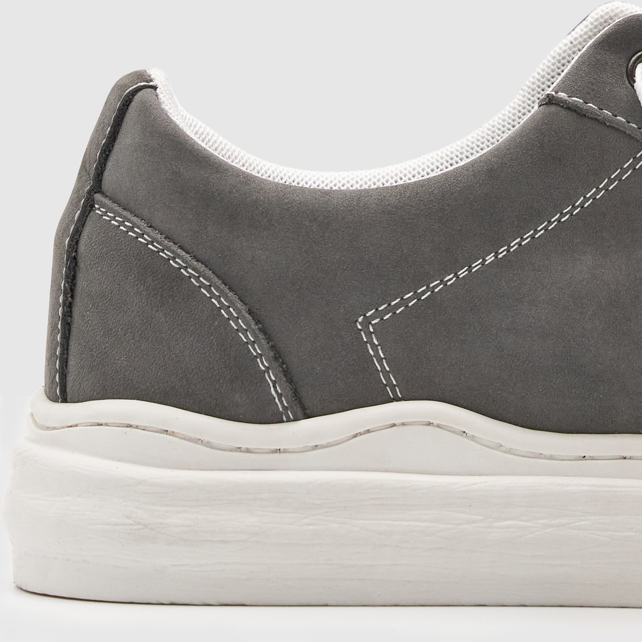 Strike Raw - Smoke detail sole